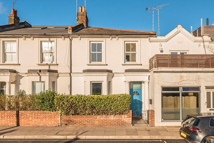 3 Bedroom Terraced House For Sale In Glenthorne Road, Hammersmith, W6