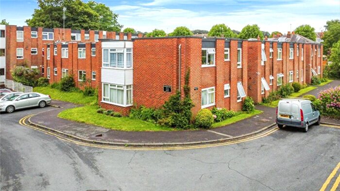 2 Bedroom Apartment For Sale In Canford Court, Reading, Berkshire, RG30