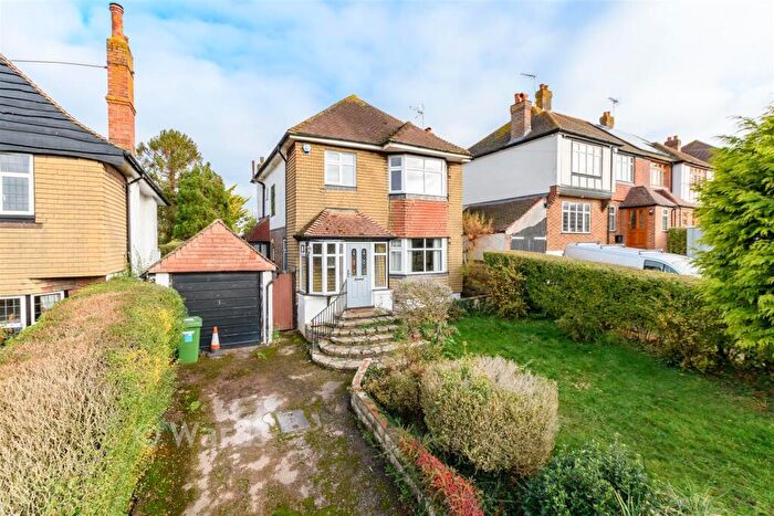 3 Bedroom Detached House For Sale In Eynsford Rise, Eynsford, Dartford, Kent, DA4