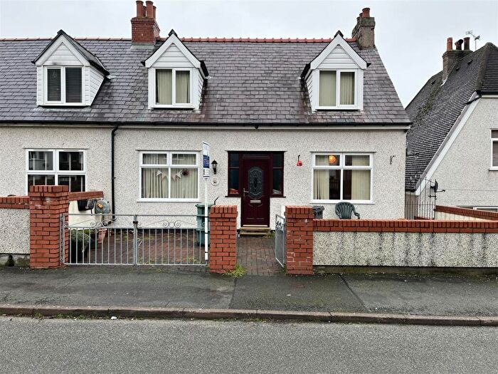 3 Bedroom Town House For Sale In Dundonald Road, Colwyn Bay, LL29