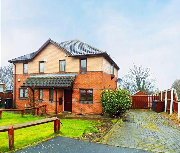 3 Bedroom Semi Detached House To Rent In Stonecliffe Drive, Leeds, LS12