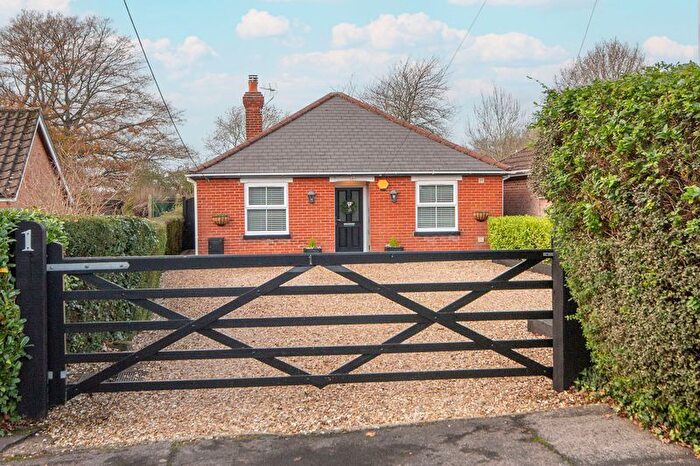 3 Bedroom Detached Bungalow For Sale In Foxhills, Ashurst, Southampton, SO40