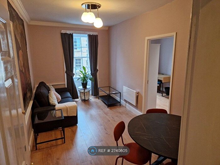 2 Bedroom Flat To Rent In Buccleuch Street, Edinburgh, EH8