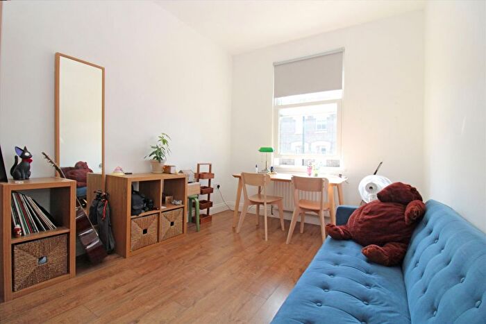 1 Bedroom Flat To Rent In Churchfield Road, Acton, W3