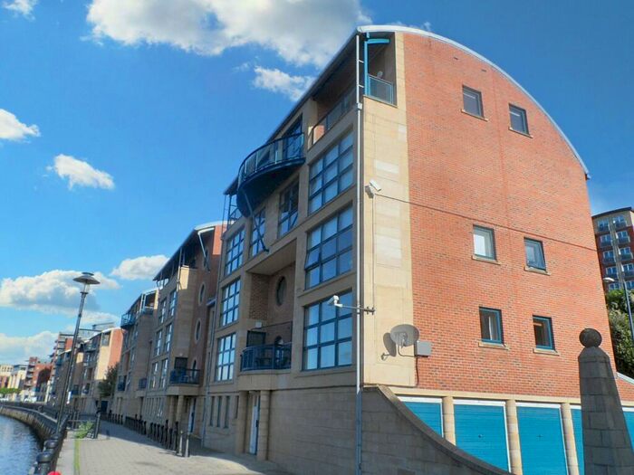 2 Bedroom Flat To Rent In Mariners Wharf, Quayside, Newcastle Upon Tyne, Tyne & Wear, NE1