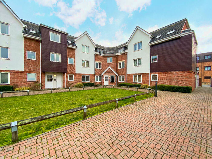 2 Bedroom Apartment To Rent In Old Dairy Close, Fleet, GU51