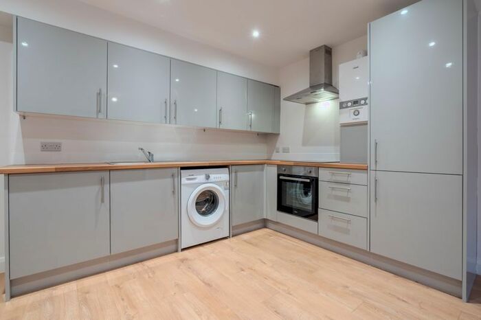 2 Bedroom Flat To Rent In Valletts Lane, Smithills, Bolton, BL1