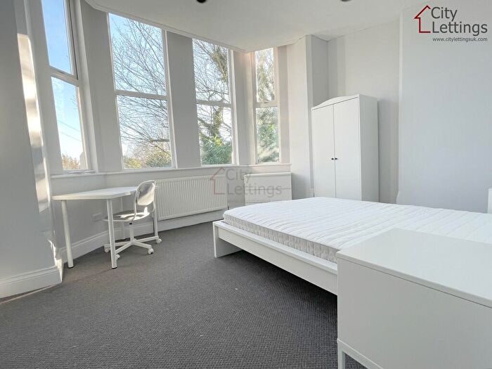 2 Bedroom Flat To Rent In Albert Road, Alexandra Park, Nottingham, NG3