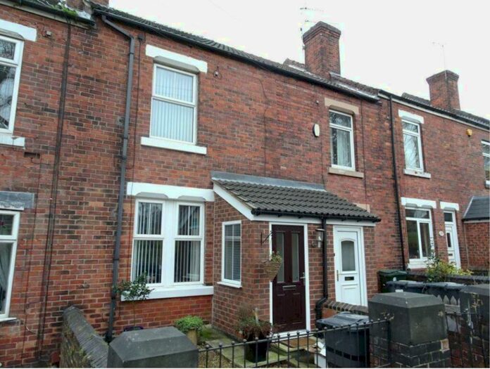 3 Bedroom House To Rent In Rosehill Road, Rawmarsh, Rotherham, S62