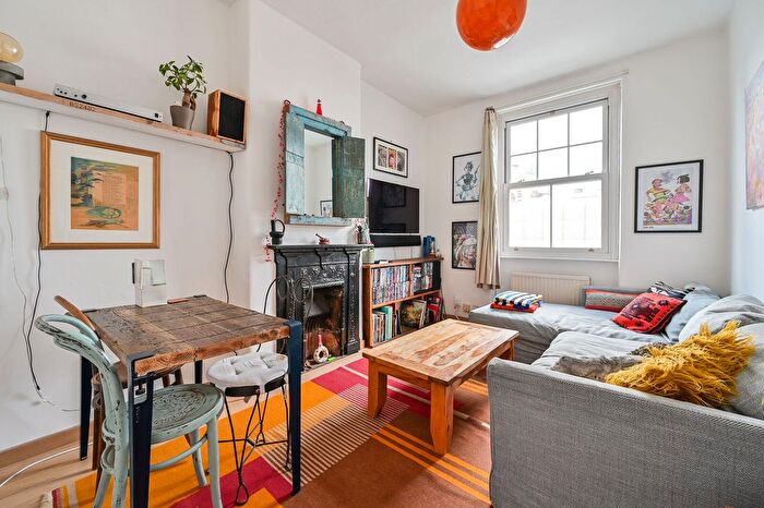 2 Bedroom Flat For Sale In The Cut, Waterloo, London, SE1
