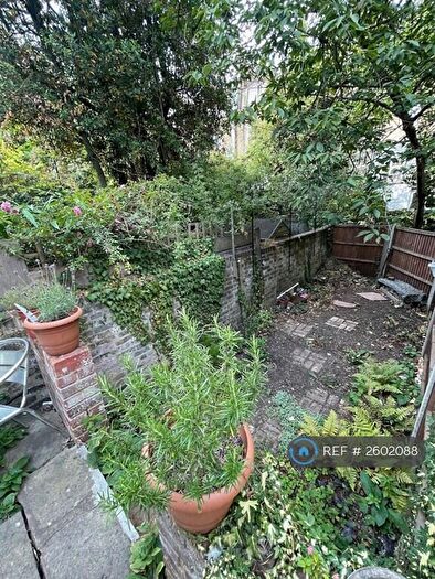 1 Bedroom Flat To Rent In Harrington Square, London, NW1