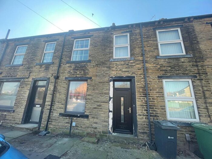 2 Bedroom Terraced House To Rent In Waterloo Road, Pudsey, LS28