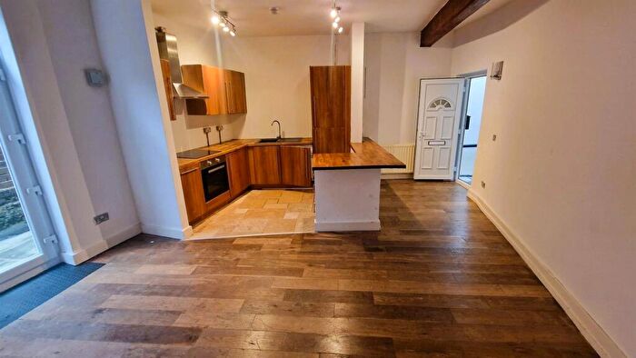 2 Bedroom Apartment To Rent In Apartment In Castle Yard, Stockport, SK1