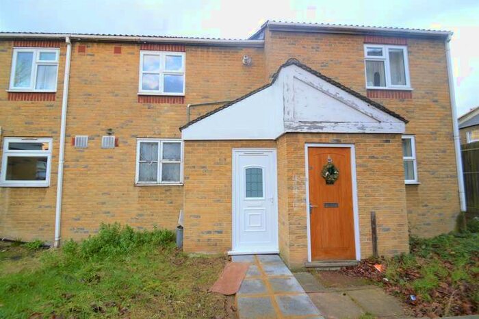 1 Bedroom Maisonette Flat To Rent In Castile Road, Woolwich, London, SE18