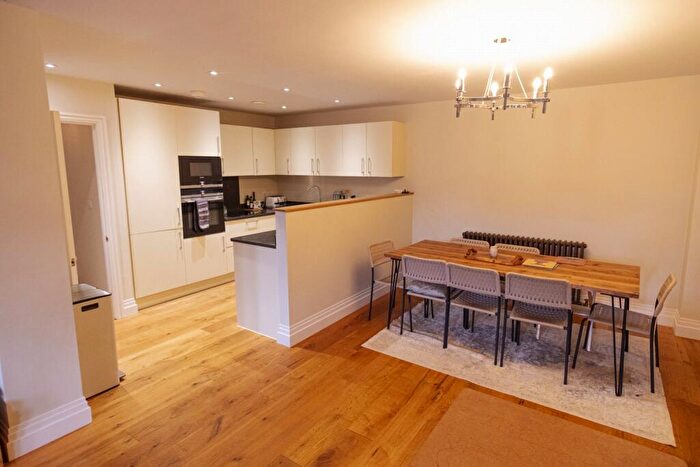 2 Bedroom Apartment To Rent In Kings Drive, Midhurst, West Sussex, GU29