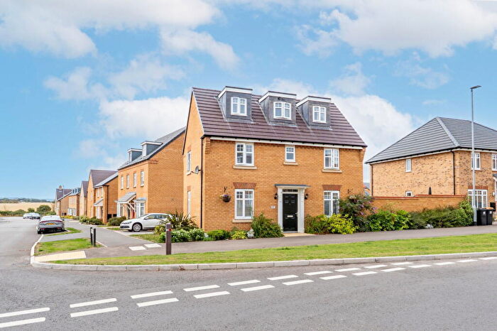 4 Bedroom Detached House For Sale In Harlequin Crescent, Wixams, MK42