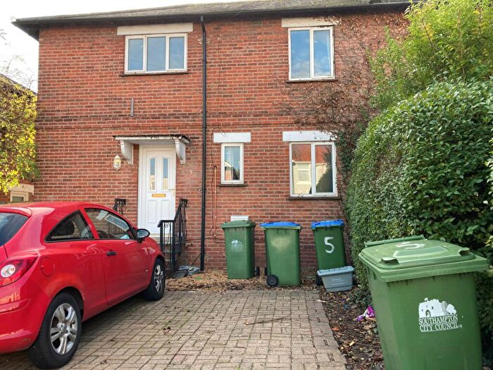 5 Bedroom House To Rent In Mayfield Road, Southampton, SO17