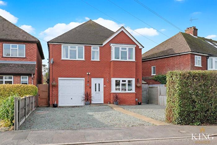 4 Bedroom Detached House For Sale In Highfield Road, Studley, B80
