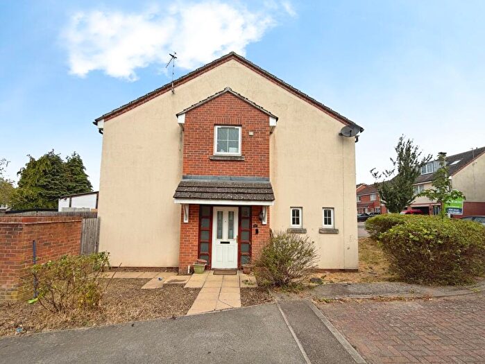 3 Bedroom End Of Terrace House For Sale In Woodleigh Close, Leicester, Leicestershire, LE5