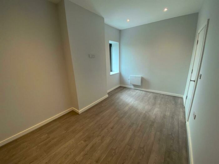 2 Bedroom Apartment To Rent In Sky Gardens, Crosby Road North, Waterloo, Liverpool, L22