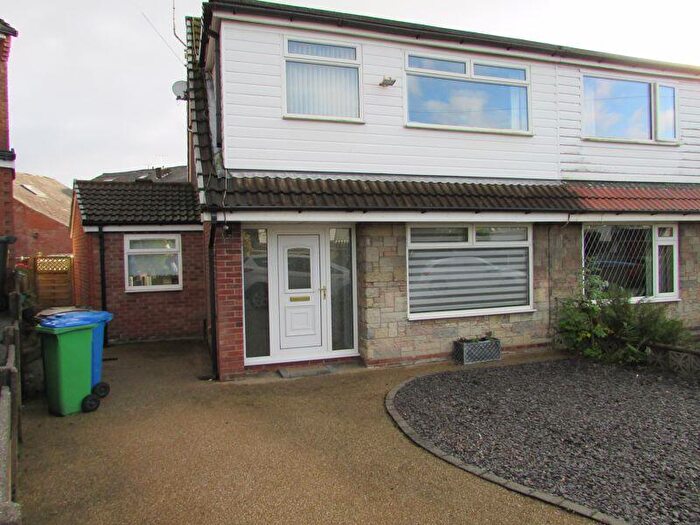 3 Bedroom Semi-Detached House To Rent In Bridgebank Road Smithybridge., OL15