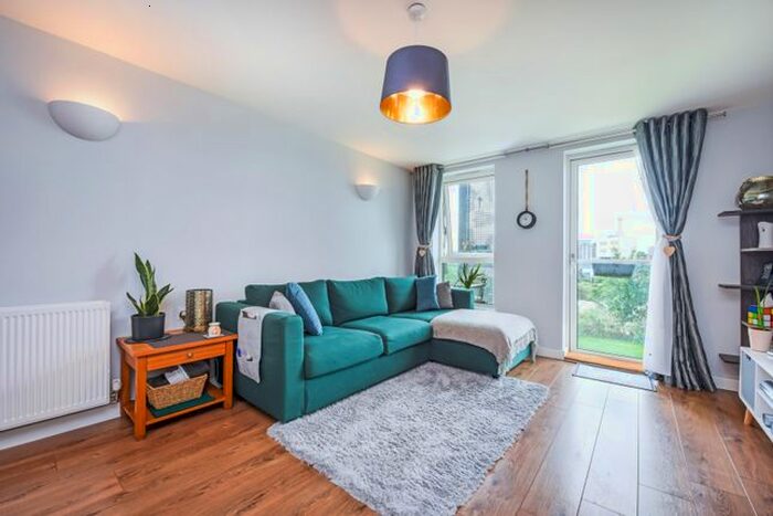 2 Bedroom Flat To Rent In The Sidings Apartments, E16