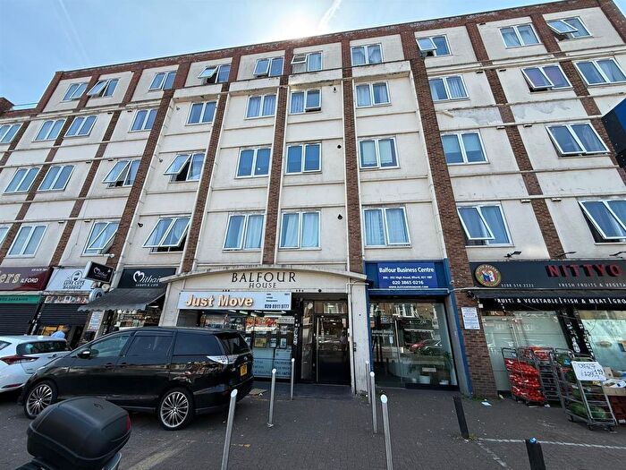 2 Bedroom Flat For Sale In High Road, Ilford, IG1