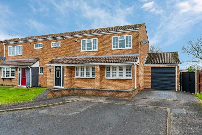 5 Bedroom Semi-Detached House For Sale In Caister Close, Stevenage, Hertfordshire, SG1