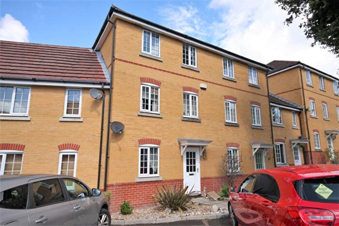 3 Bedroom Town House To Rent In Maple Rise, Whiteley, Fareham, PO15