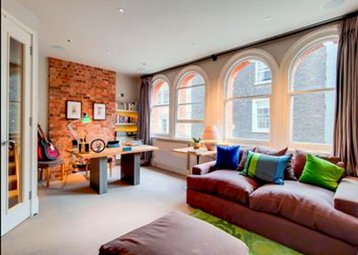 2 Bedroom Terraced House To Rent In New Row, London, WC2N