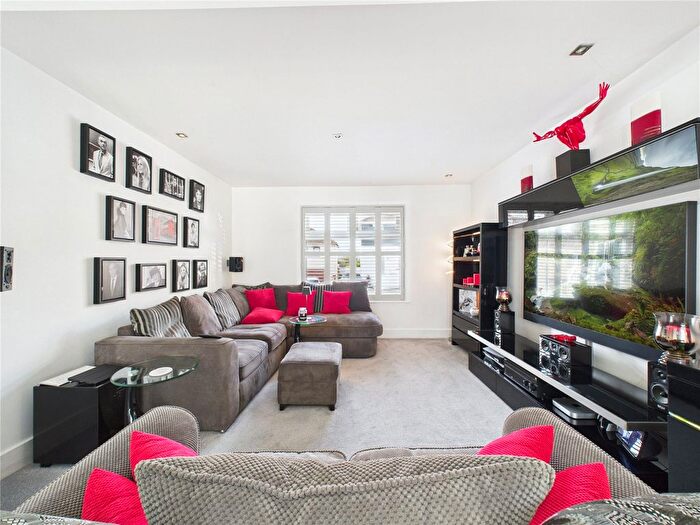 3 Bedroom Semi-Detached House For Sale In Valley Road, Bristol, BS13