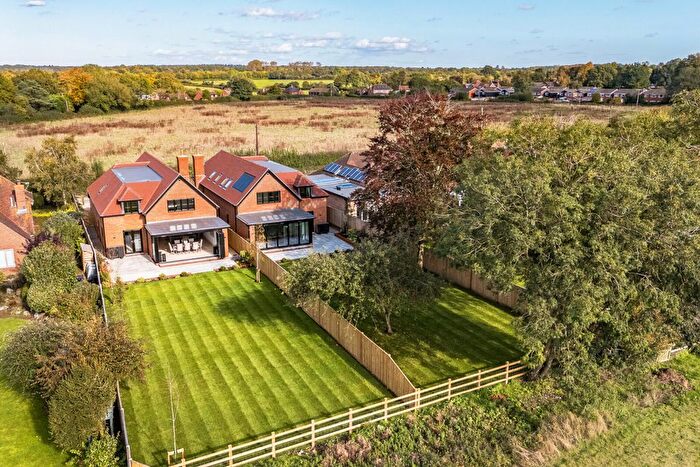 4 Bedroom Detached House For Sale In Behoes Lane, Woodcote, Oxfordshire, RG8