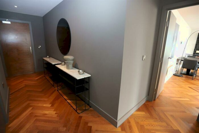 2 Bedroom Apartment To Rent In Deansgate Square, Owen Street, M15