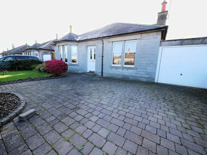 2 Bedroom Bungalow To Rent In North Gyle Avenue, Gyle, Edinburgh, EH12