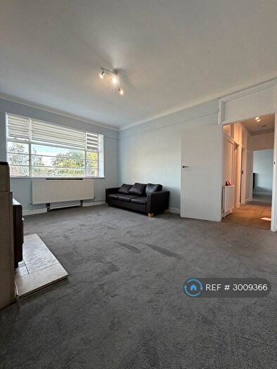 1 Bedroom Flat To Rent In Grosvenor Court, London, NW6