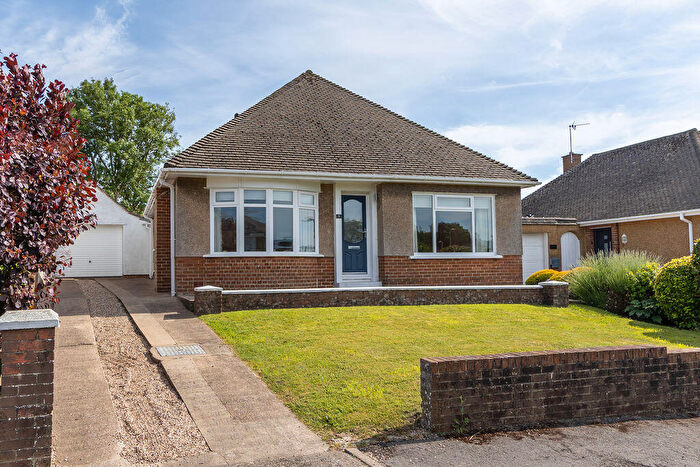 3 Bedroom Detached Bungalow For Sale In Stanton Way, Penarth, CF64