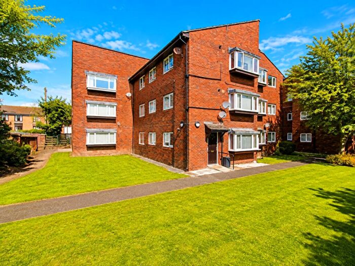 2 Bedroom Apartment For Sale In Montrose Court, Chester, CH4