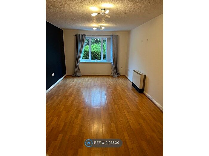 2 Bedroom Flat To Rent In Knightswood Court, Liverpool, L18