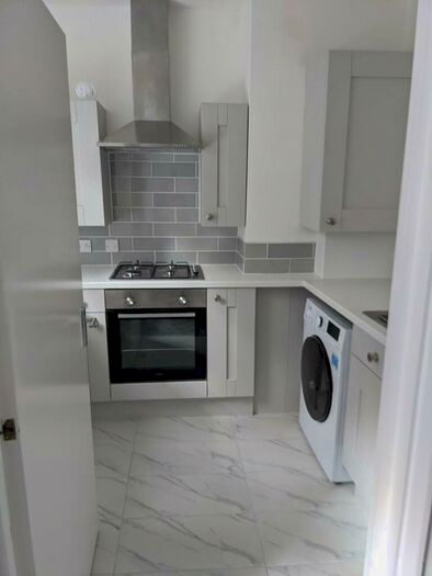 1 Bedroom Apartment To Rent In Seven Sisters Road, Holloway, London, N4