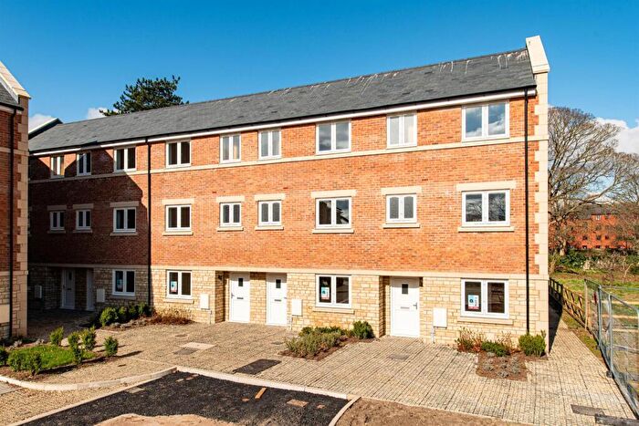 4 Bedroom Terraced House For Sale In Polebarn Road, Trowbridge, BA14