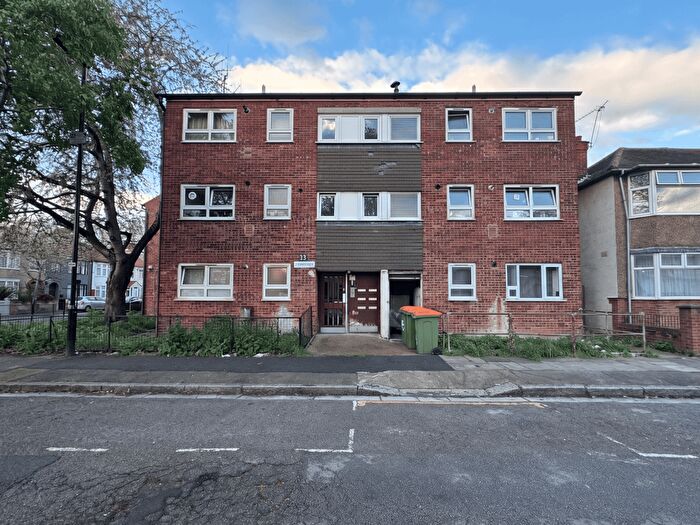 1 Bedroom Flat For Sale In Landseer Avenue, Manor Park, London, E12