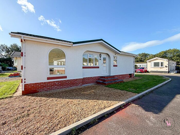 2 Bedroom Park Home For Sale In Crabtree Green Park, Oakmere, Northwich, CW8