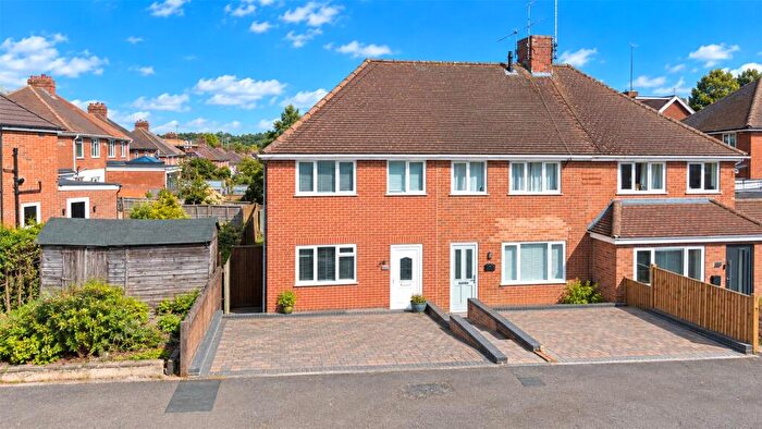 3 Bedroom Semi Detached House For Sale In Derwent Avenue, Tilehurst, Reading, Berkshire, RG30