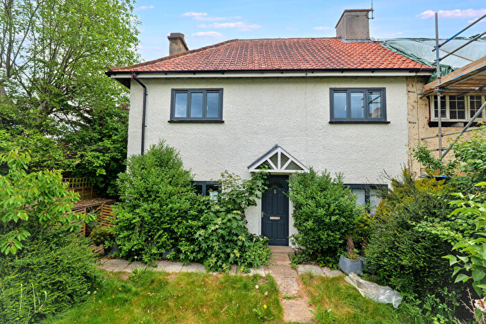 3 Bedroom Semi-Detached House For Sale In Vicarage Road, Henley-on-Thames, RG9
