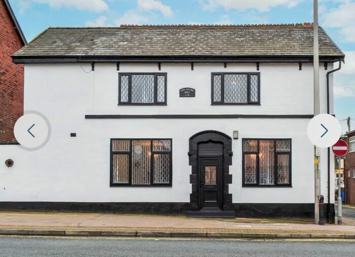 2 Bedroom Detached House To Rent In Bloomfield Road, Blackpool, FY1