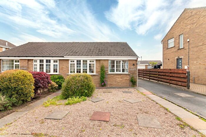 2 Bedroom Semi-Detached Bungalow For Sale In Oakland Court, Kirkburton, HD8