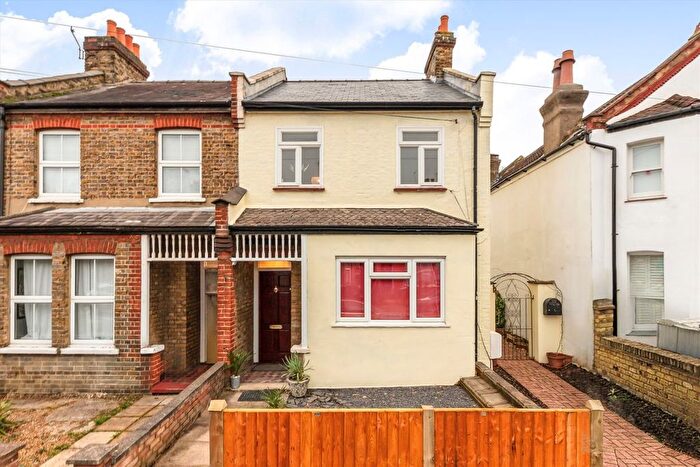 1 Bedroom Flat To Rent In South Lane, New Malden, KT3