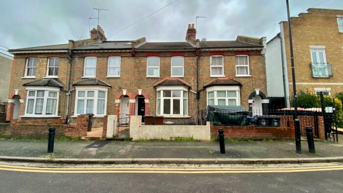 4 Bedroom Terraced House To Rent In Somerford Grove, Stoke Newington, London, N16