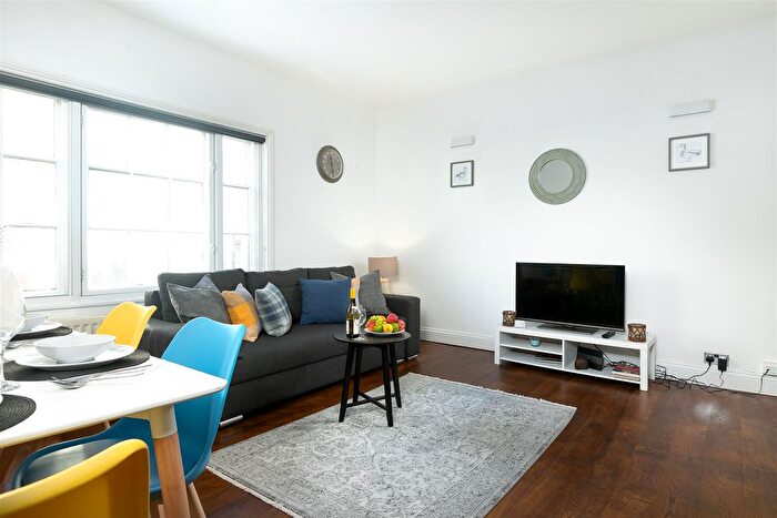 1 Bedroom Flat To Rent In Donkey Mews, Hove, BN3