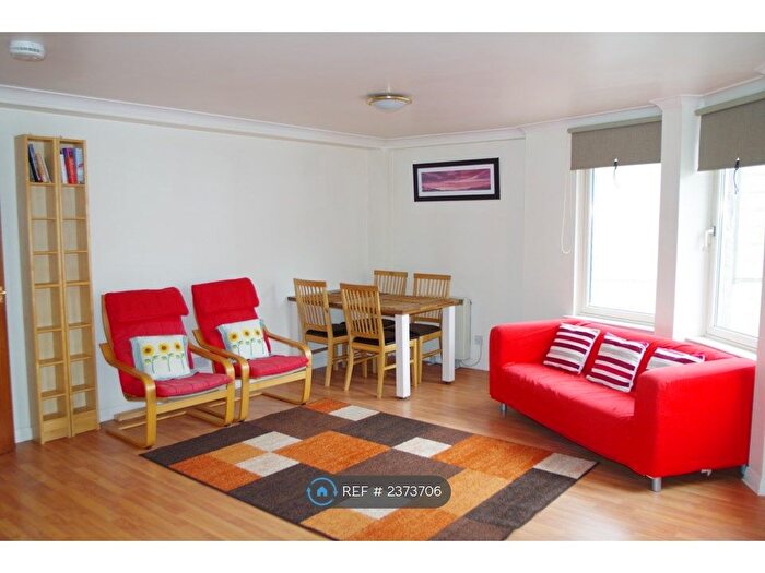 2 Bedroom Flat To Rent In Carmelite St, Aberdeen, AB11